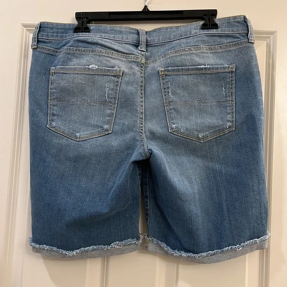 Arizona Jeans ladies shorts - Picture 5 of 9